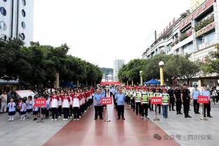 剪掉多件梅西球衣！中国香港球迷：从此不会再关注你，花一分钱